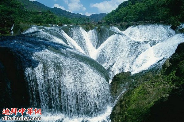 中国九寨沟珍珠滩瀑布