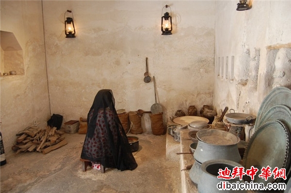 阿拉伯女人在做饭.jpg