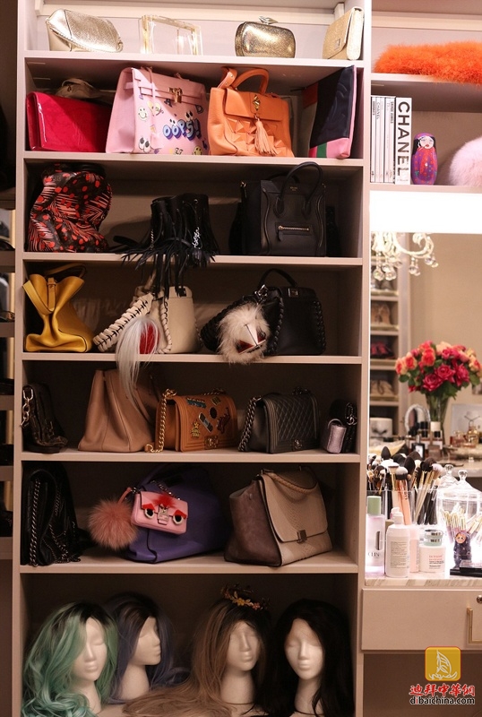 迪拜知名美妆博主大秀奢华美容间