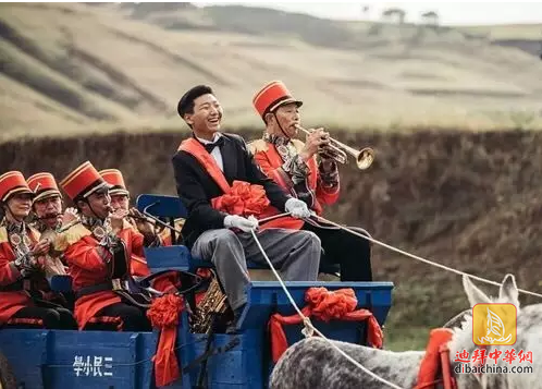 《驴得水》：守贞洁，不如当婊子