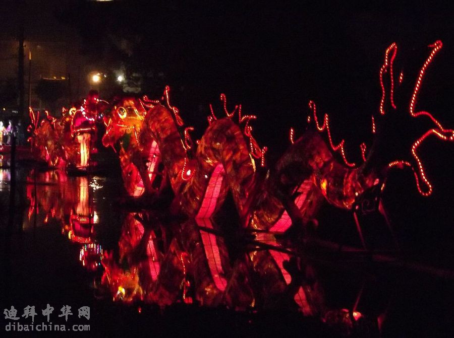 双龙戏水（夜）.jpg
